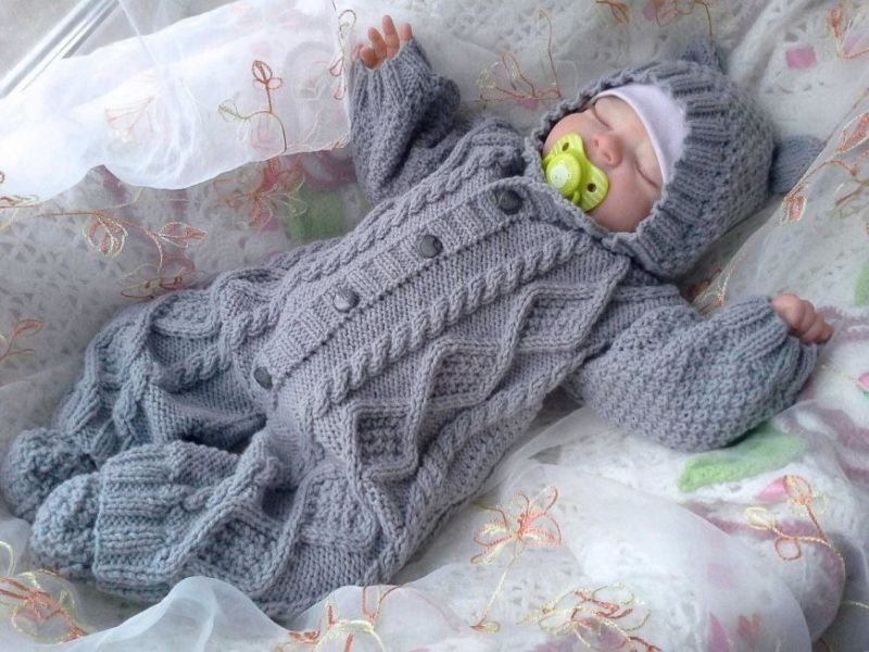Вязаные комбинезоны для новорожденных: фото идеи, описание, схемы и особенности пошива