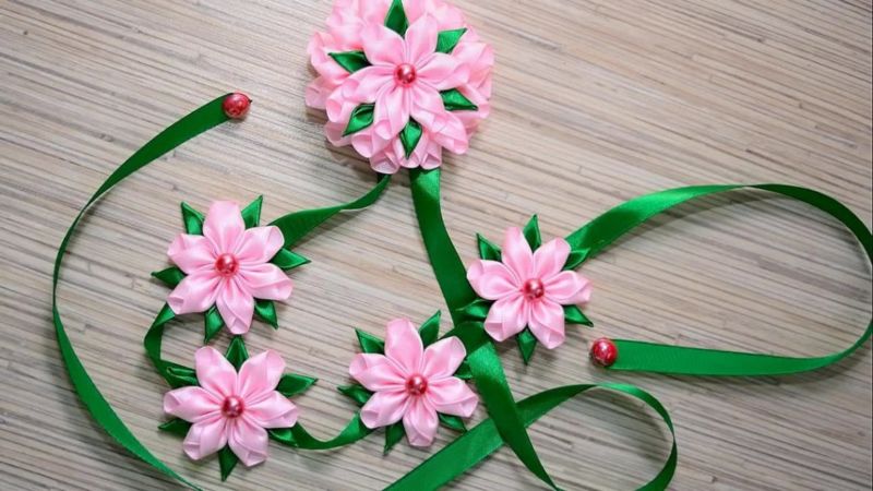 Плетем цветы из лент своими руками: 97 фото и видео создания оригинальных поделок