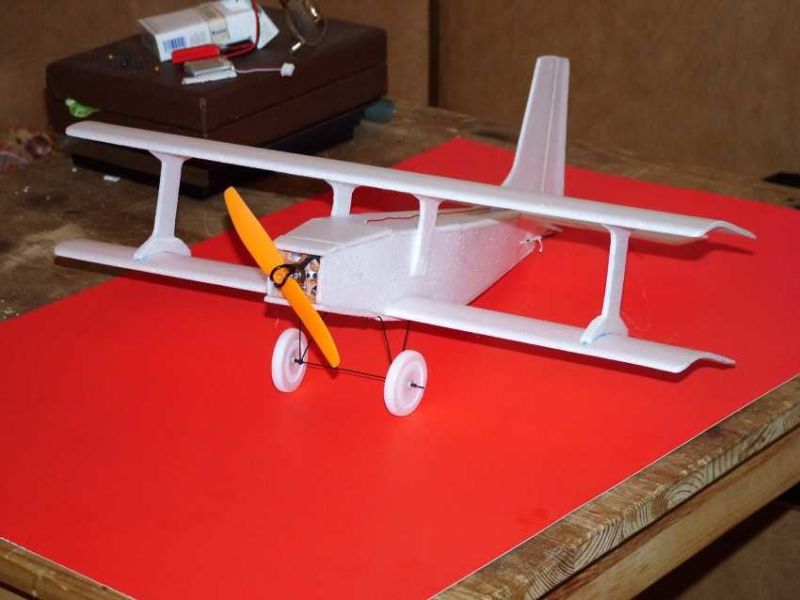 Самолет своими руками ( фото) из бумаги и подручных материалов для детей