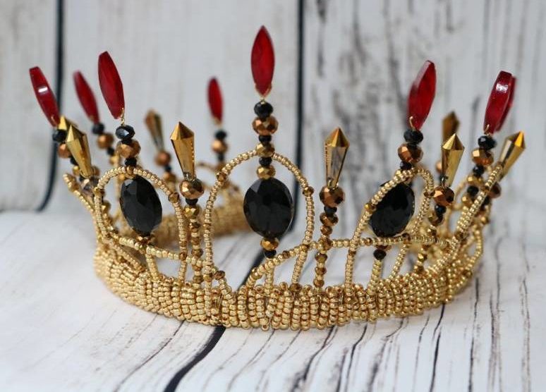 Легкий мастер-класс королевской короны из картона